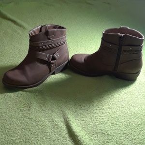 Girls brown booties